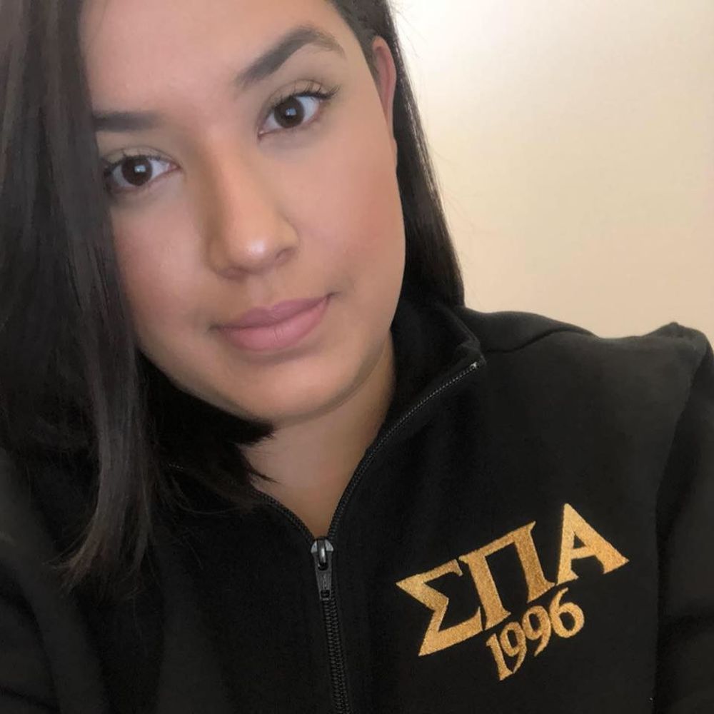 Meet your Posher, Paola